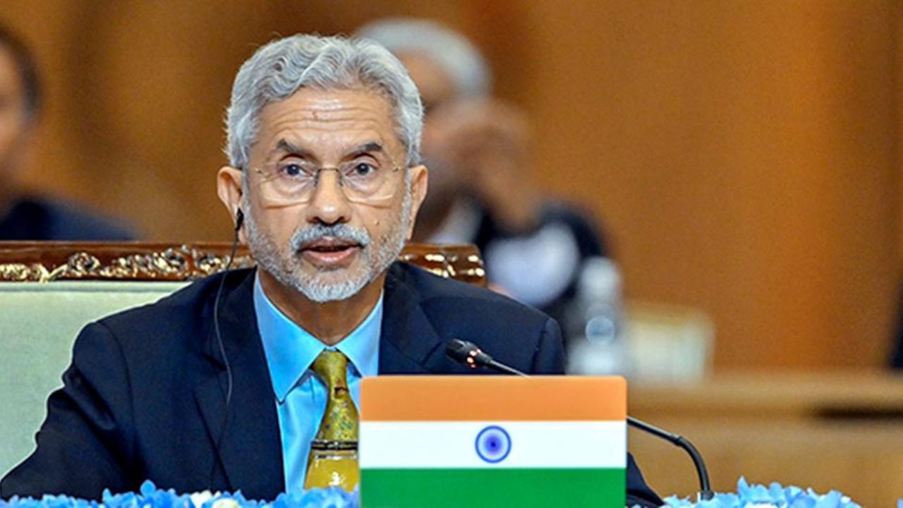 Kashmir controversy: कश्मीर हमारा था, है और हमेशा रहेगा, चीन और पाकिस्तान की चालबाजियों पर भारत का सख्त जवाब Kashmir controversy: कश्मीर हमारा था, है और हमेशा रहेगा, चीन और पाकिस्तान की चालबाजियों पर भारत का सख्त जवाब