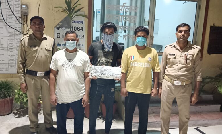 Kaliyar: 250 किलो ग्राम भैंस वंशीय मांस के 3 आरोपी गिरफ्तार Kaliyar: 250 किलो ग्राम भैंस वंशीय मांस के 3 आरोपी गिरफ्तार