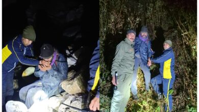 Uttarakhand: नीलकंठ ट्रैक पर फंसे विदेशी पर्यटक को बद्रीनाथ पुलिस और एसडीआरएफ ने सुरक्षित बचाया