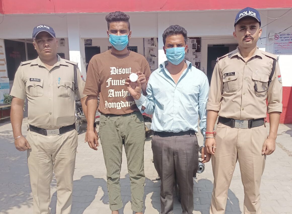 Haridwar: घर में घुस कर ज्वैलरी चोरी के 2 आरोपी गिरफ्तार, चोरी की अंगूठी छल्ला बरामद, दो आरोपी पूर्व में भेजे जा चुके हैं जेल Haridwar: घर में घुस कर ज्वैलरी चोरी के 2 आरोपी गिरफ्तार, चोरी की अंगूठी छल्ला बरामद, दो आरोपी पूर्व में भेजे जा चुके हैं जेल