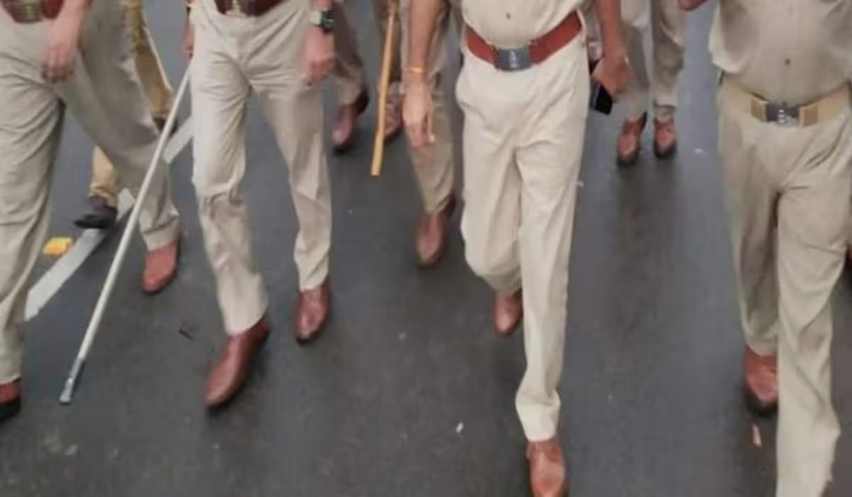 Dehradun: अपहरण की झूठी कहानी रचकर होटल में मस्ती करने वाले प्रॉपर्टी डीलर की गिरफ्तारी Dehradun: अपहरण की झूठी कहानी रचकर होटल में मस्ती करने वाले प्रॉपर्टी डीलर की गिरफ्तारी