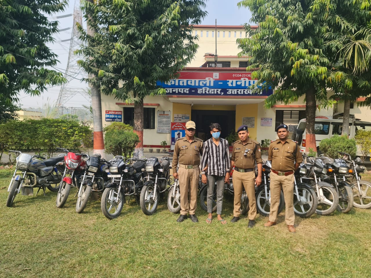 Haridwar: हरिद्वार पुलिस के कड़े एक्शन से वाहन चोरों में मचा हडकंप, चुराई गई 13 मोटर साइकिलो के साथ शातिर अंतरराज्यीय चोर गिरफ्तार