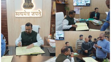 Haridwar: जिलाधिकारी की नगर निगम में छापेमारी से मचा हड़कंप, 73 कार्मिक मिले अनुपस्थित, वेतन रोकने तथा स्पष्टीकरण के निर्देश