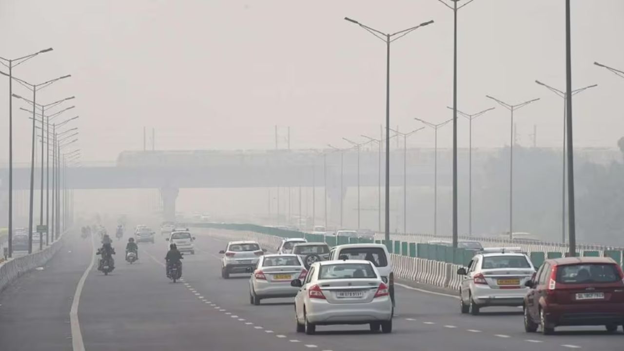 Delhi Pollution: दिवाली की आतिशबाजी से बढ़ा प्रदूषण, दिल्ली का AQI 300 के पार, अन्य शहरों की हालत भी खराब Delhi Pollution: दिवाली की आतिशबाजी से बढ़ा प्रदूषण, दिल्ली का AQI 300 के पार, अन्य शहरों की हालत भी खराब