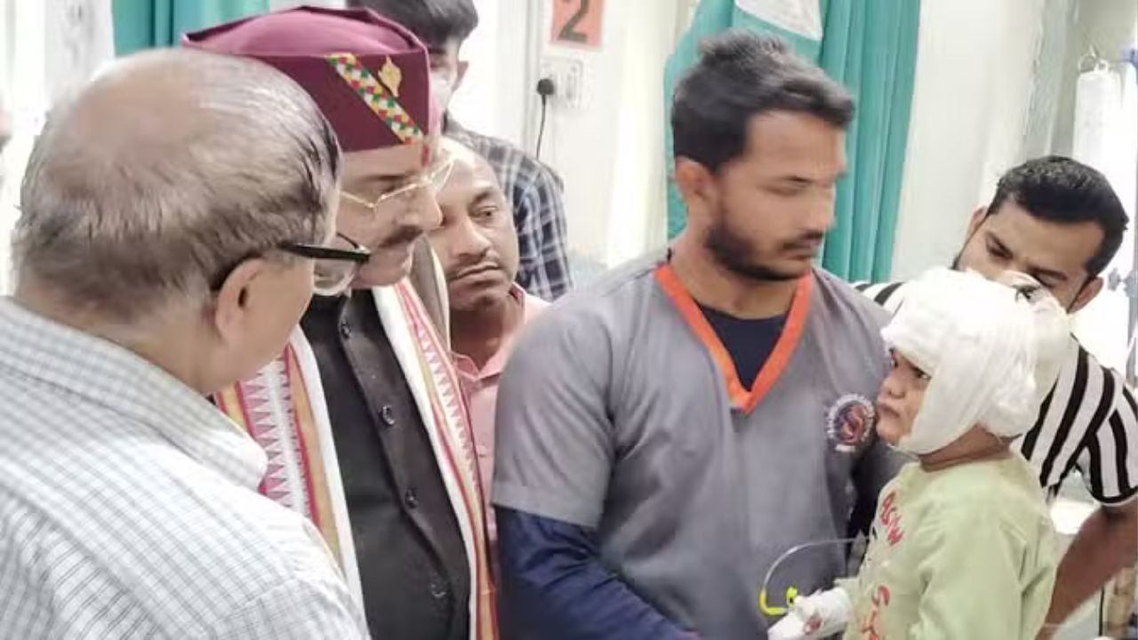 Almora Bus Accident: बस हादसे में माता-पिता को खोने वाली शिवानी की दर्द भरी कहानी, “मुझे मेरी मम्मी चाहिए”