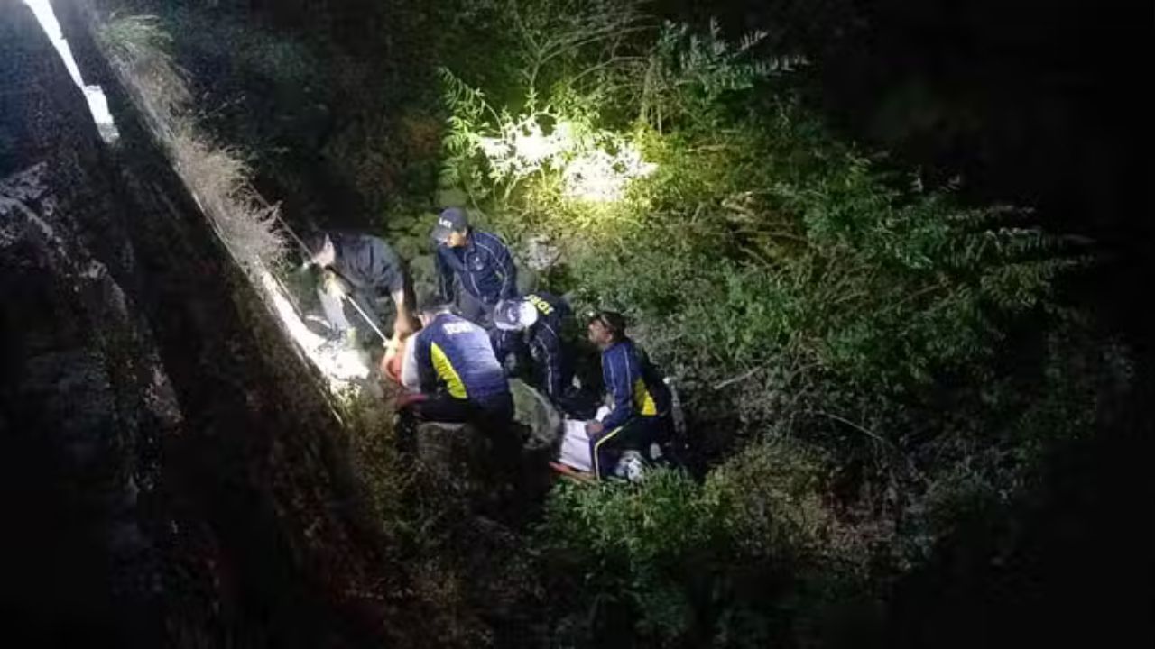 Rishikesh Accident: उत्तरकाशी से ऋषिकेश जा रहे ट्रक का ब्रेक फेल, चालक की मौत, एक महिला और बच्चे ने कूदकर बचाई जान