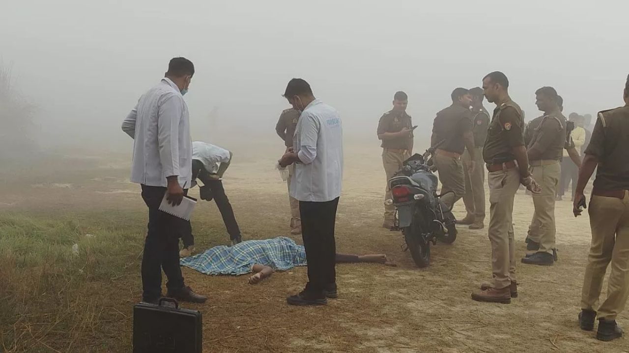 Gorakhpur में बड़ा हादसा, डिलीवरी बॉय की गोली मारकर हत्या, सुबह शव देखकर लोगों में दहशत Gorakhpur में बड़ा हादसा, डिलीवरी बॉय की गोली मारकर हत्या, सुबह शव देखकर लोगों में दहशत