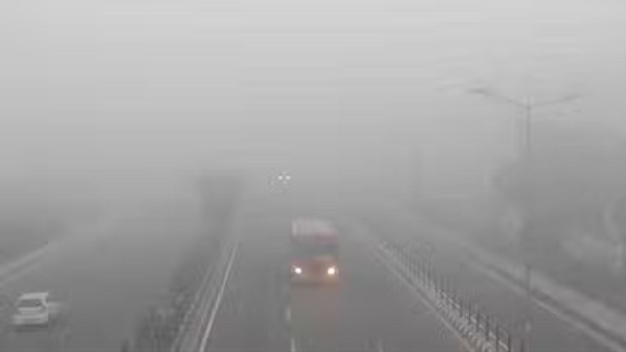 Dehradun AQI: देहरादून में प्रदूषण का कहर, स्मॉग और धुएं के बीच बढ़ती सांस लेने में दिक्कतें, अस्पतालों में मरीजों की संख्या में वृद्धि