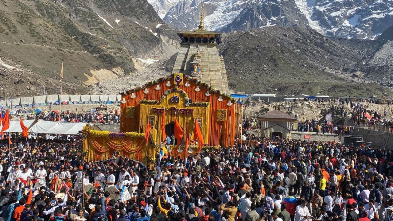 Kedarnath Dham को लेकर फैली अफवाह से मचा हड़कंप, पुजारियों को देना पड़ा बयान