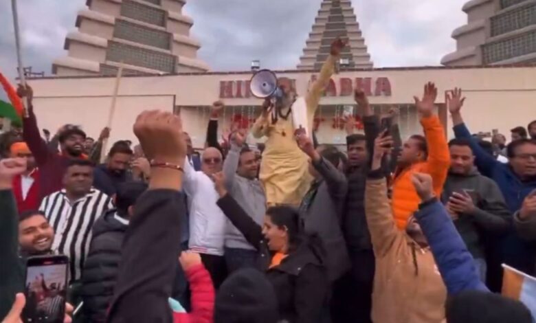 Canada: ब्रैम्पटन में हिंदू सभा मंदिर पर खालिस्तानी अतिवादियों का हमला, एक गंभीर घटना Canada: ब्रैम्पटन में हिंदू सभा मंदिर पर खालिस्तानी अतिवादियों का हमला, एक गंभीर घटना