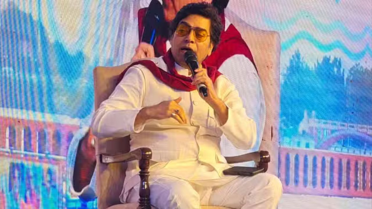 Ganga Utsav 2024: गंगा आरती ने जीता मन, आशुतोष राणा का शिव स्तोत्र बना दिल का सुकून Ganga Utsav 2024: गंगा आरती ने जीता मन, आशुतोष राणा का शिव स्तोत्र बना दिल का सुकून