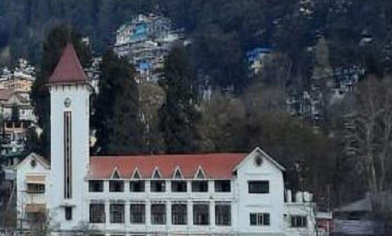 Nainital में बढ़ी लोगों की मुश्किलें, पालिका मकानों पर अवैध कब्जेदारों पर होगी कार्रवाई Nainital में बढ़ी लोगों की मुश्किलें, पालिका मकानों पर अवैध कब्जेदारों पर होगी कार्रवाई
