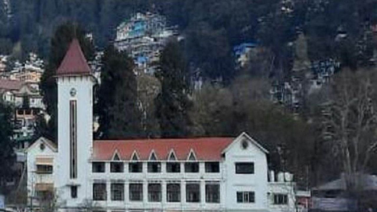 Nainital में बढ़ी लोगों की मुश्किलें, पालिका मकानों पर अवैध कब्जेदारों पर होगी कार्रवाई Nainital में बढ़ी लोगों की मुश्किलें, पालिका मकानों पर अवैध कब्जेदारों पर होगी कार्रवाई