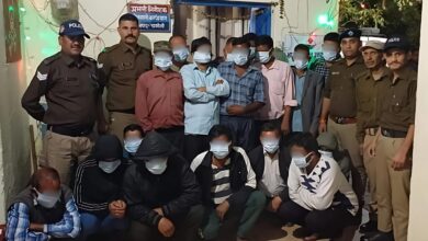 Uttarakhand: जुआ खेल रहे 17 जुआरी गिरफ्तार, 55,600 रूपये की नकदी बरामद