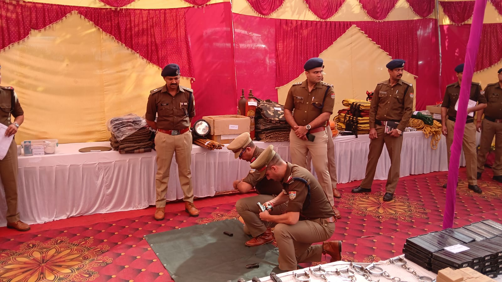 Roorkee: कोतवाली गंगनहर का एसपी देहात स्वप्न किशोर किशोर ने किया अर्द्धवार्षिक निरीक्षण, सुधार के लिए दिए आवश्यक दिशा-निर्देश