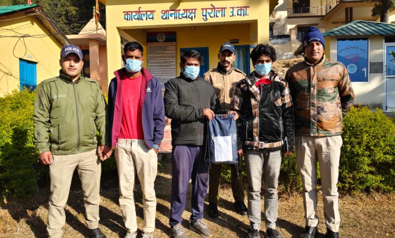 Uttarakhand: उत्तरकाशी पुलिस की बड़ी कार्रवाई, 2 किलो 16 ग्राम चरस के साथ 3 तस्कर गिरफ्तार