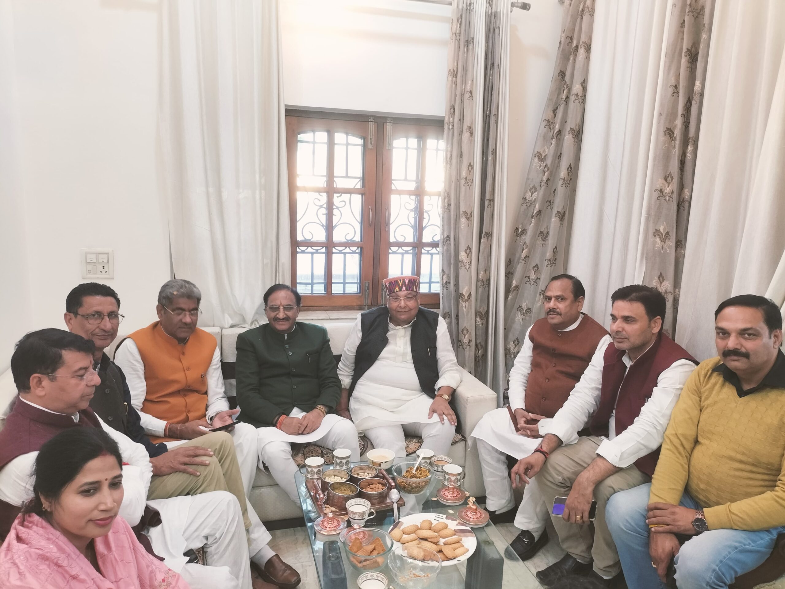 Roorkee: पूर्व सांसद डॉ. निशंक ने पूर्व विधायक सुरेश चंद्र जैन के घर जाकर जाना हाल-चाल