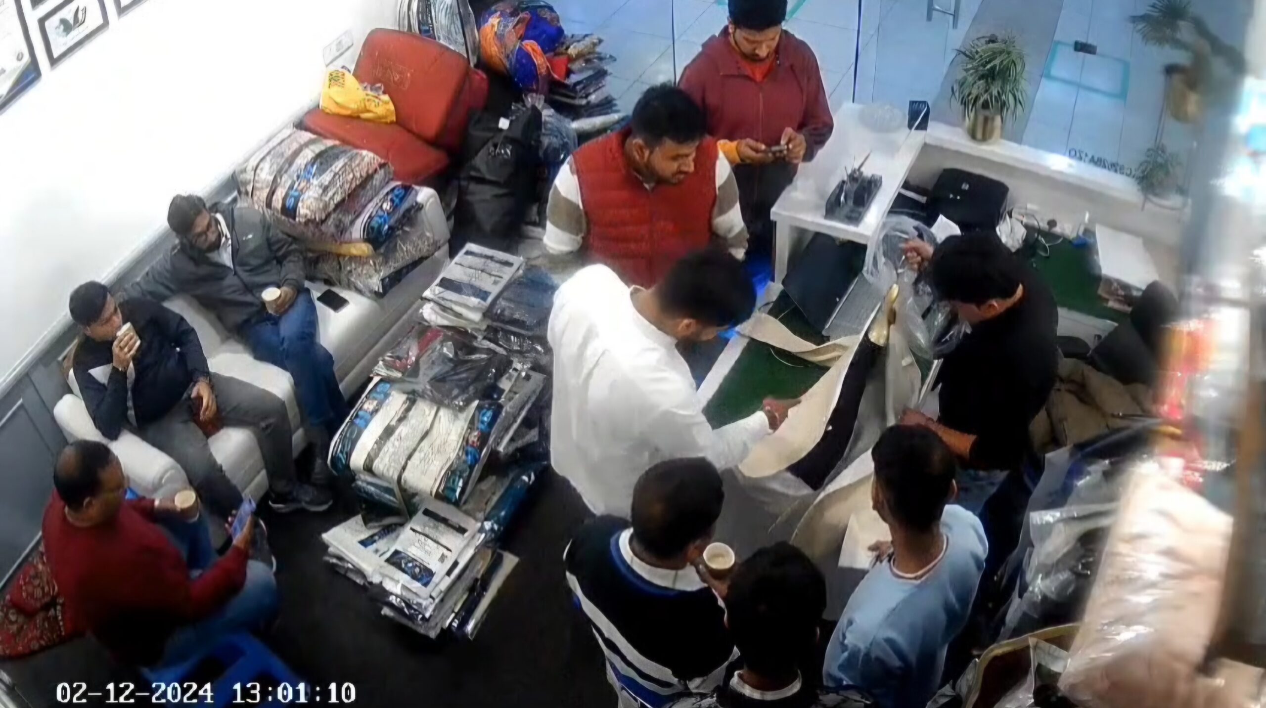 Uttarakhand: काग्रेस नेता के पुत्र ने एक लाख की कीमत के कोट की ड्राईक्लीनिंग में लापरवाही पर दुकानदार से की मारपीट, सीसीटीवी फुटेज सोशल मीडिया पर वायरल