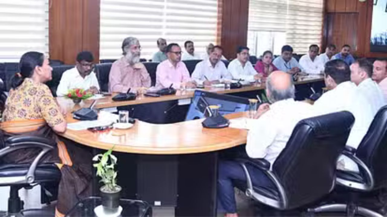 Uttarakhand: उत्तराखंड में नगरपालिका संपत्तियों की लीज़ पर अब सरकारी अनुमति अनिवार्य Uttarakhand: उत्तराखंड में नगरपालिका संपत्तियों की लीज़ पर अब सरकारी अनुमति अनिवार्य