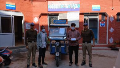 Haridwar: ई-रिक्शा एवं मोबाइल फोन चोरी का खुलासा, वारदात में शामिल 2 गिरफ्तार, चोरी वाहन व मोबाइल बरामद