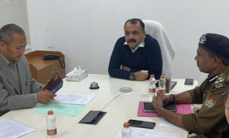 Uttarakhand: अपर पुलिस महानिदेशक कारागार, अभिनव कुमार ने वीडियो कान्फ्रेंसिग के माध्यम से अधीनस्थ समस्त कारागार अधीक्षकों की ली बैठक, दिए दिशा निर्देश Uttarakhand: अपर पुलिस महानिदेशक कारागार, अभिनव कुमार ने वीडियो कान्फ्रेंसिग के माध्यम से अधीनस्थ समस्त कारागार अधीक्षकों की ली बैठक, दिए दिशा निर्देश