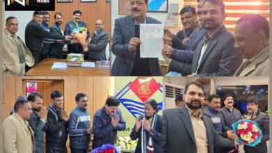 Dehradun: महासंघ के पदाधिकारियों का प्रतिनिधि मंडल पहुचा सचिवालय, अधिकारियों को दी नववर्ष की बधाई