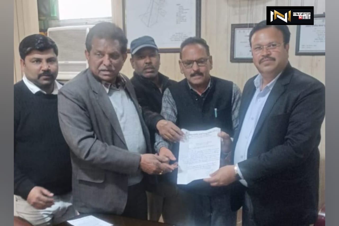 Roorkee: अ.भा.सफाई मजदूर कांग्रेस ने तीन लंबित मांगों को लेकर नगर आयुक्त को सौंपा ज्ञापन Roorkee: अ.भा.सफाई मजदूर कांग्रेस ने तीन लंबित मांगों को लेकर नगर आयुक्त को सौंपा ज्ञापन