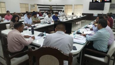 Haridwar: जिलाधिकारी ने ली राजस्व विभाग की मासिक बैठक, बोले तहसील स्तर पर लम्बित वादों का त्वरित निस्तारण करना करें सुनिश्चित