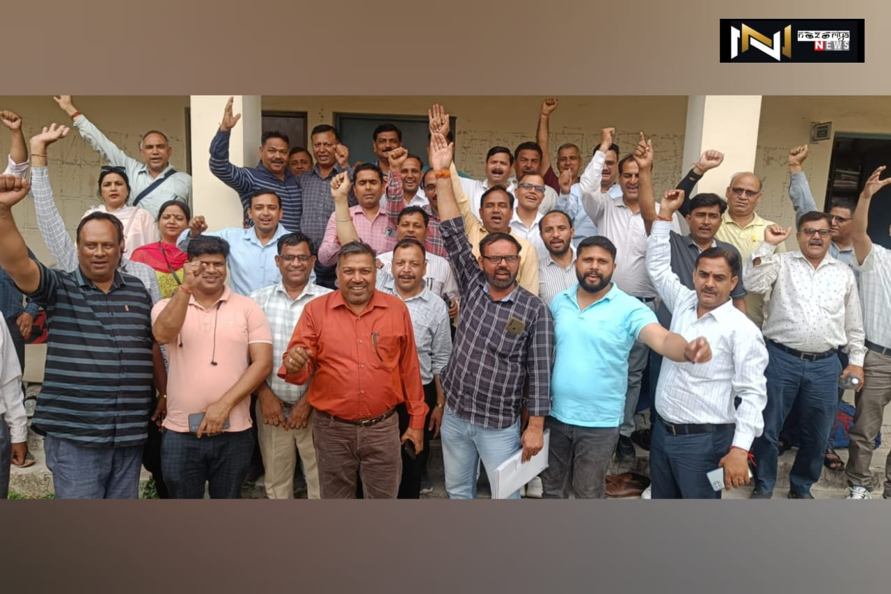 Haridwar: लंबे समय से पदोन्नति की बांट जोह रहे उत्तराखंड स्टेट प्राइमरी टीचर्स एसोसिएशन ने विभिन्न मांगो को लेकर खोला मोर्चा