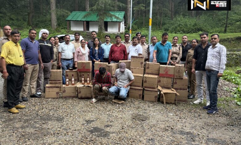 Uttarakhand: लाखों की शराब के साथ दो तस्कर गिरफ्तार Uttarakhand: लाखों की शराब के साथ दो तस्कर गिरफ्तार