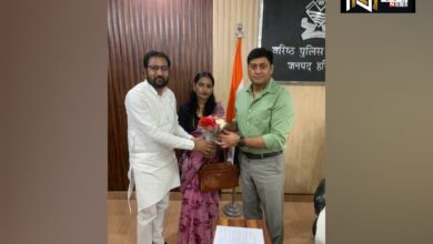 Haridwar: पूर्व जिला पंचायत अध्यक्ष बरखा ने पति संग की एसएसपी डोभाल से मुलाकात