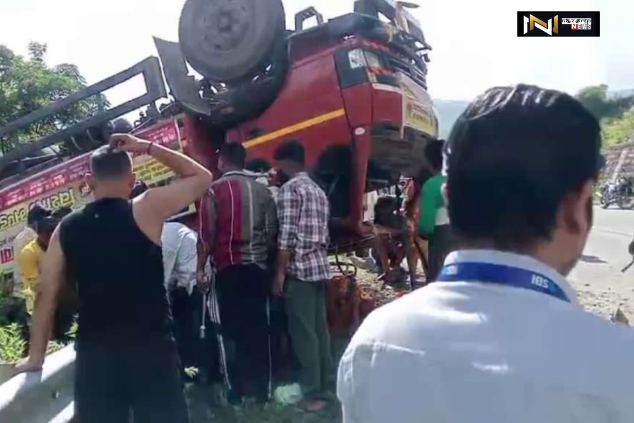 बड़ा हादसा: कांवड़ियों को ले जा रहा ट्रक दुर्घटनाग्रस्त, 3 की मौत 15 घायल
