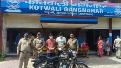 Roorkee: सेवानिवृत्त जिला गन्ना अधिकारी से नगदी लूट का हुआ खुलासा, लूट में शामिल दोनों आरोपी गिरफ्तार, नगदी बरामद