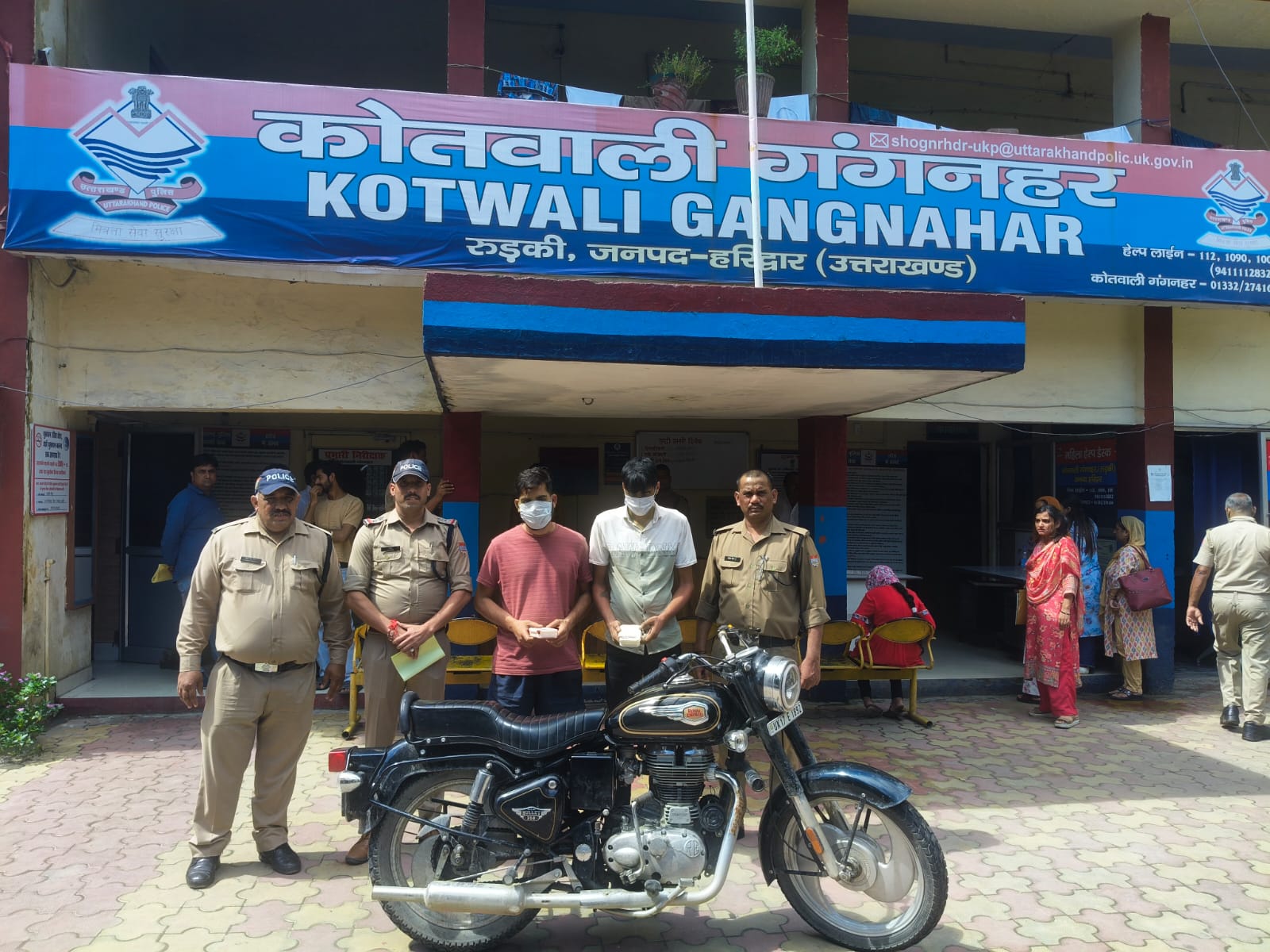 Roorkee: सेवानिवृत्त जिला गन्ना अधिकारी से नगदी लूट का हुआ खुलासा, लूट में शामिल दोनों आरोपी गिरफ्तार, नगदी बरामद Roorkee: सेवानिवृत्त जिला गन्ना अधिकारी से नगदी लूट का हुआ खुलासा, लूट में शामिल दोनों आरोपी गिरफ्तार, नगदी बरामद