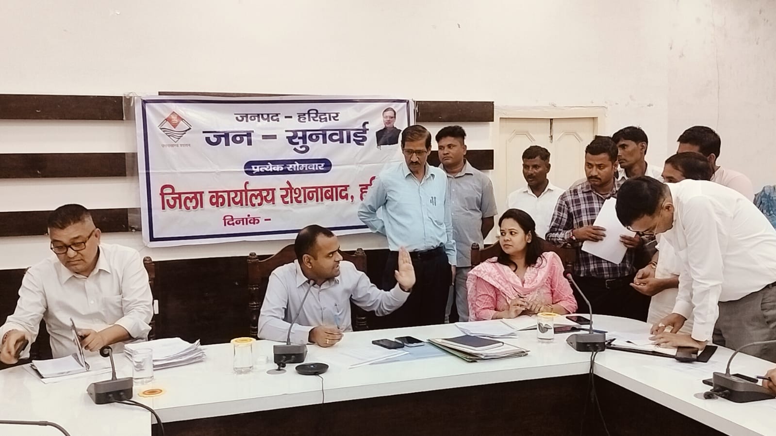 Haridwar: जिलाधिकारी ने की जनसुनवाई,  कार्यक्रम में दर्ज 63 समस्याओ मे से 28 का मौके पर निस्तारण, शेष शिकायतों को दिए त्वरित निराकरण के निर्देश
