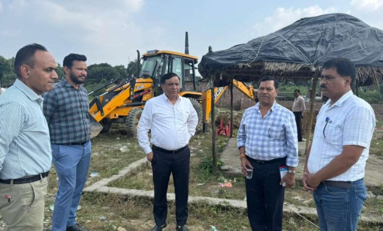 Dehradun: 26 बिघा में अवैध प्लॉटिंग पर चला एमडीडीए का बुलडोजर, आधा दर्जन से अधिक अवैध व्यवसायिक एंव आवासीय निर्माण सील