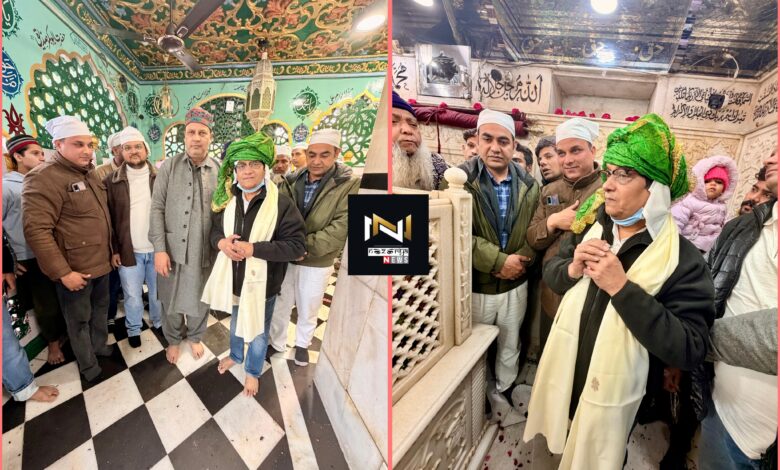 Roorkee: दरगाह साबिर पाक पहुंचे बॉलीवुड एक्टर ब्रिजेन्द्र काला उर्फ बिज्जू, अकीदत के फूल और चादर चढ़ाकर मांगी अमन-ओ-सलामती की दुआ