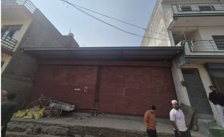 Dehradun: एमडीडीए का अवैध निर्माणों के खिलाफ अभियान जारी, आजाद कॉलोनी में अवैध व्यावसायिक निर्माण सील Dehradun: एमडीडीए का अवैध निर्माणों के खिलाफ अभियान जारी, आजाद कॉलोनी में अवैध व्यावसायिक निर्माण सील