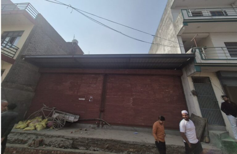 Dehradun: एमडीडीए का अवैध निर्माणों के खिलाफ अभियान जारी, आजाद कॉलोनी में अवैध व्यावसायिक निर्माण सील