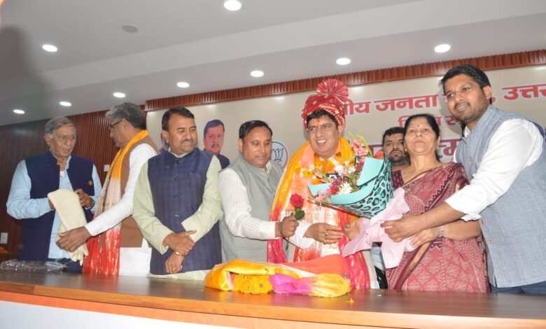 Roorkee: विधायक प्रदीप बत्रा के कैबिनेट मंत्री बनने पर भाजपा जिला कार्यालय में भव्य स्वागत Roorkee: विधायक प्रदीप बत्रा के कैबिनेट मंत्री बनने पर भाजपा जिला कार्यालय में भव्य स्वागत